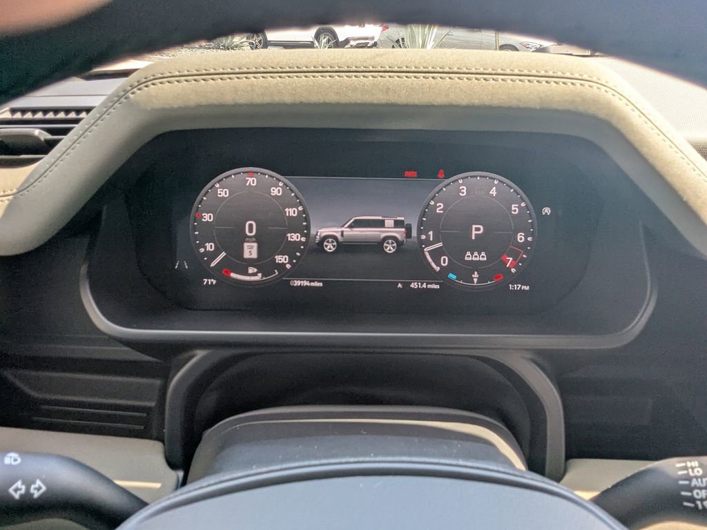 Used 2023 Land Rover Defender 110 X-Dynamic SE image 13