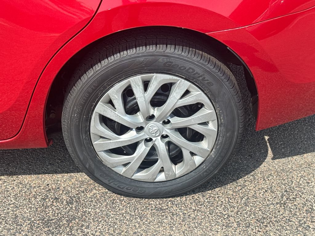 Used 2018 Toyota Corolla LE FWD image 41