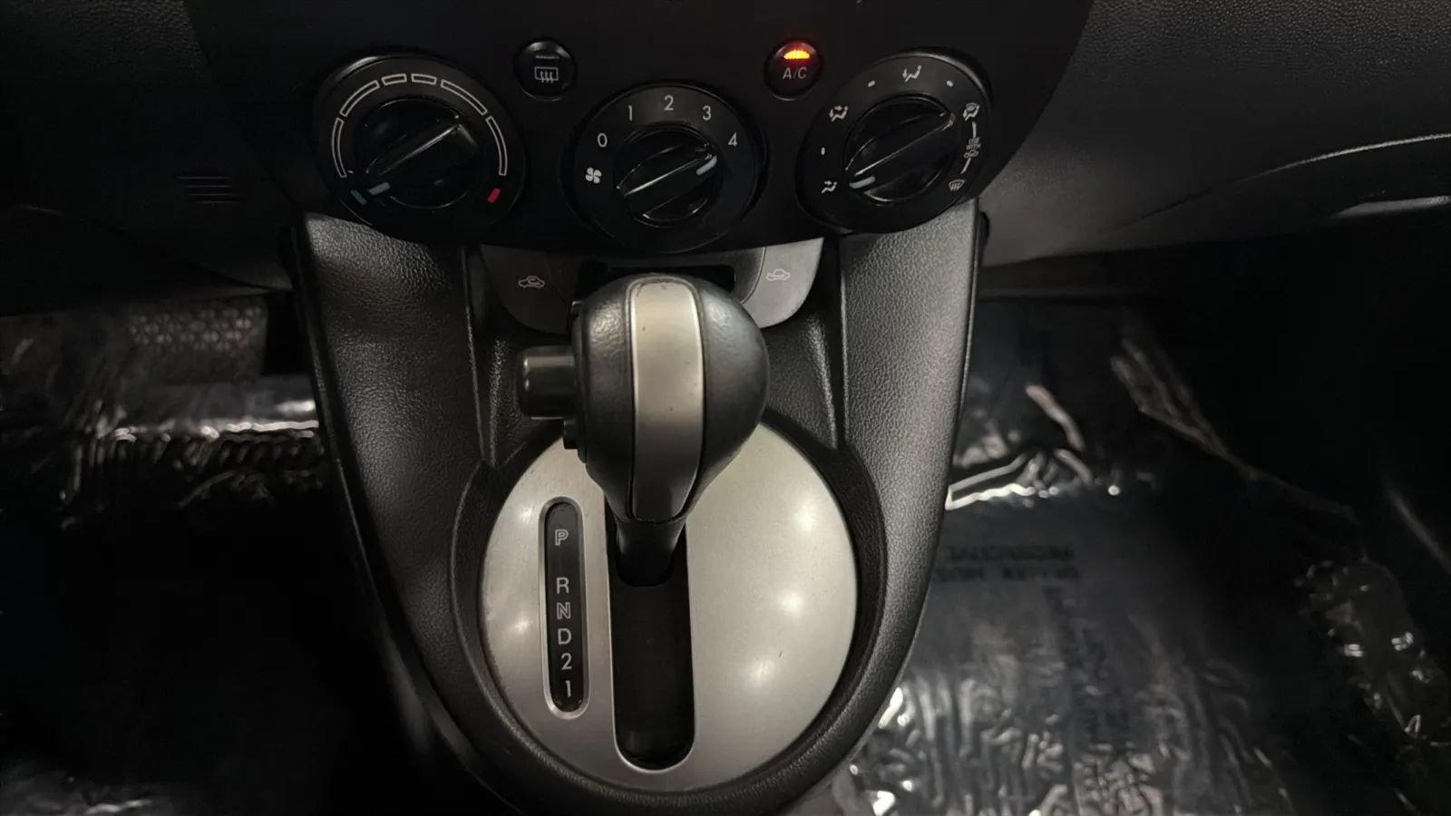 Used 2012 MAZDA MAZDA2 Sport FWD image 12