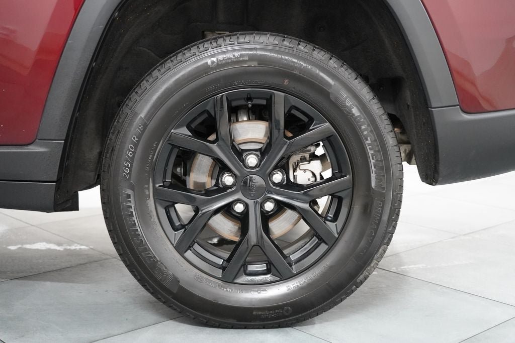 Used 2025 Jeep Grand Cherokee Altitude AWD/4WD image 35