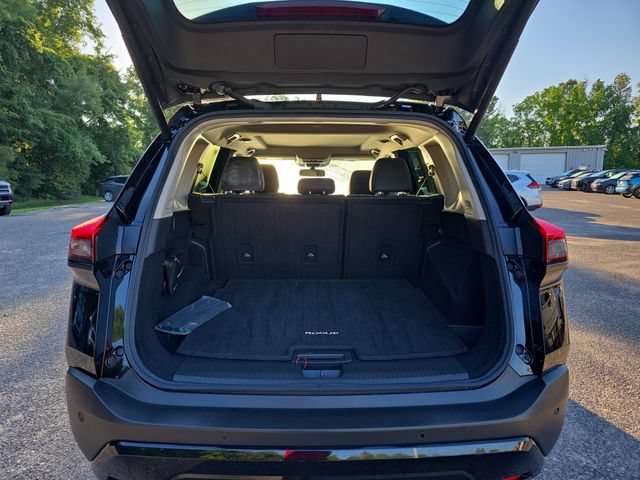 Used 2023 Nissan Rogue SV w/ SV Premium B Package FWD image 16