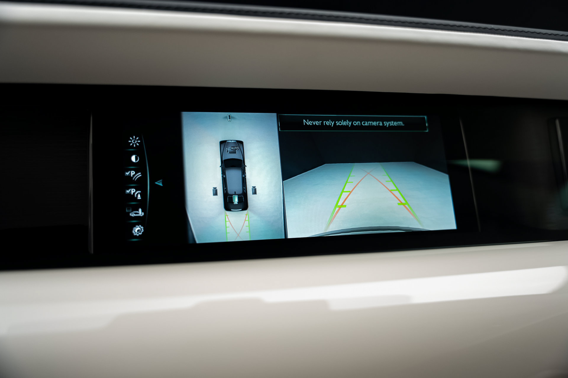 Used 2024 Rolls-Royce Phantom Extended Wheelbase RWD image 48