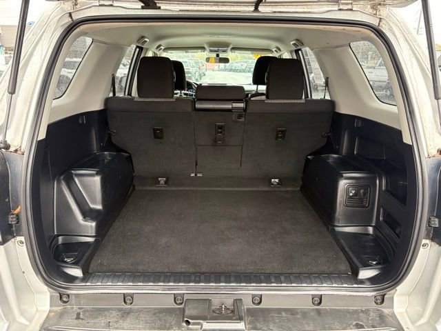 Used 2016 Toyota 4Runner SR5 image 28