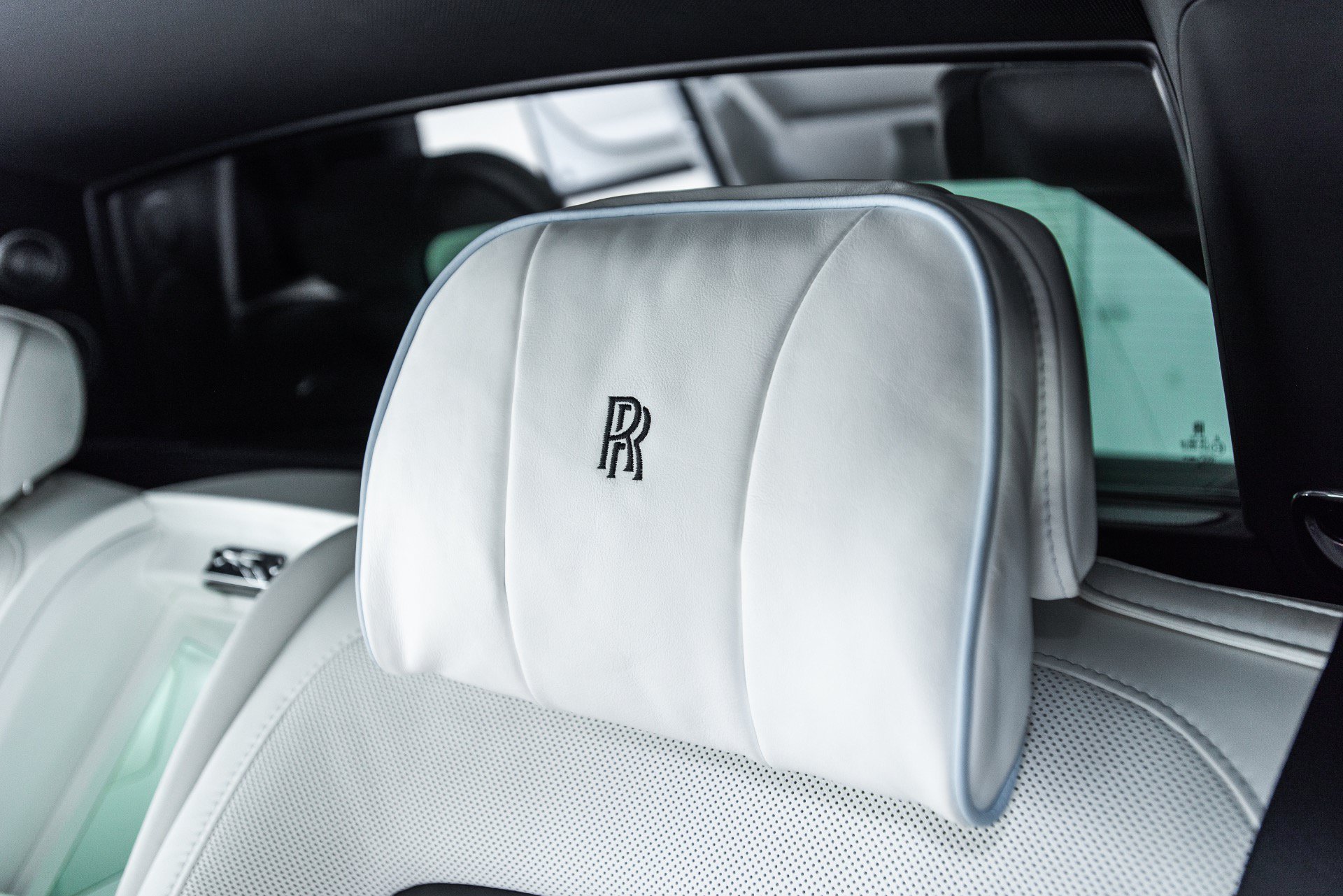 Used 2019 Rolls-Royce Cullinan AWD/4WD image 27