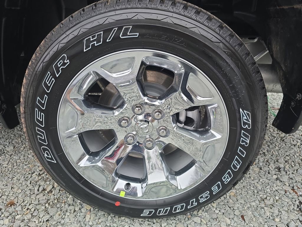 New 2026 RAM 1500 4x4 Crew Cab image 33