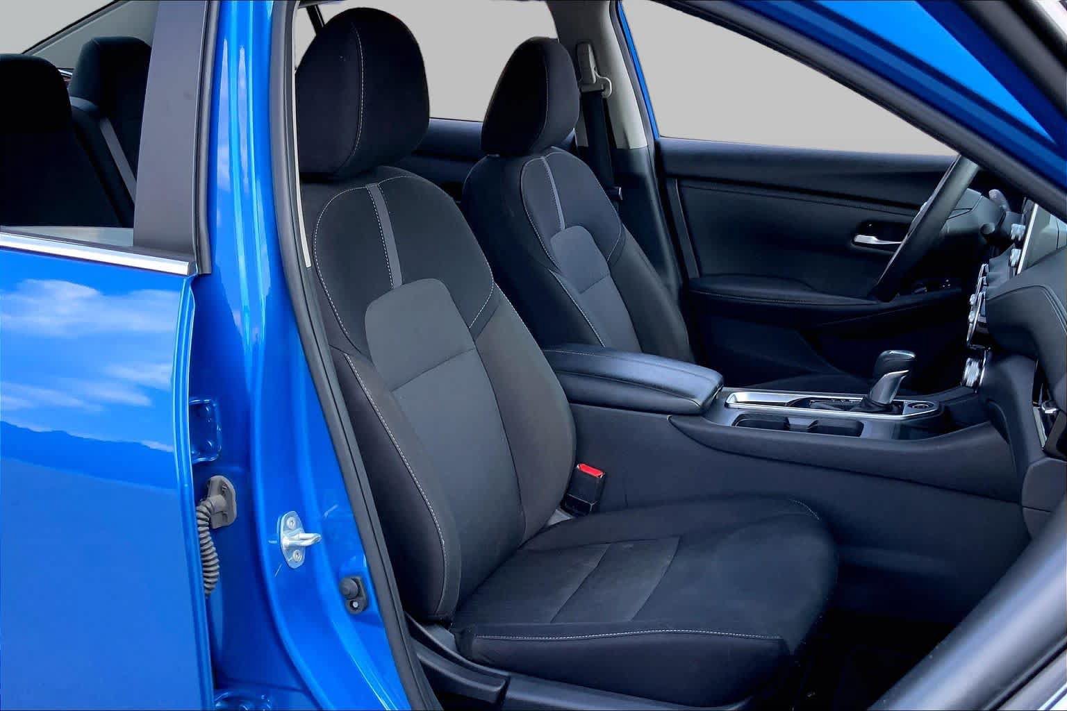 Used 2025 Nissan Sentra SV FWD image 9