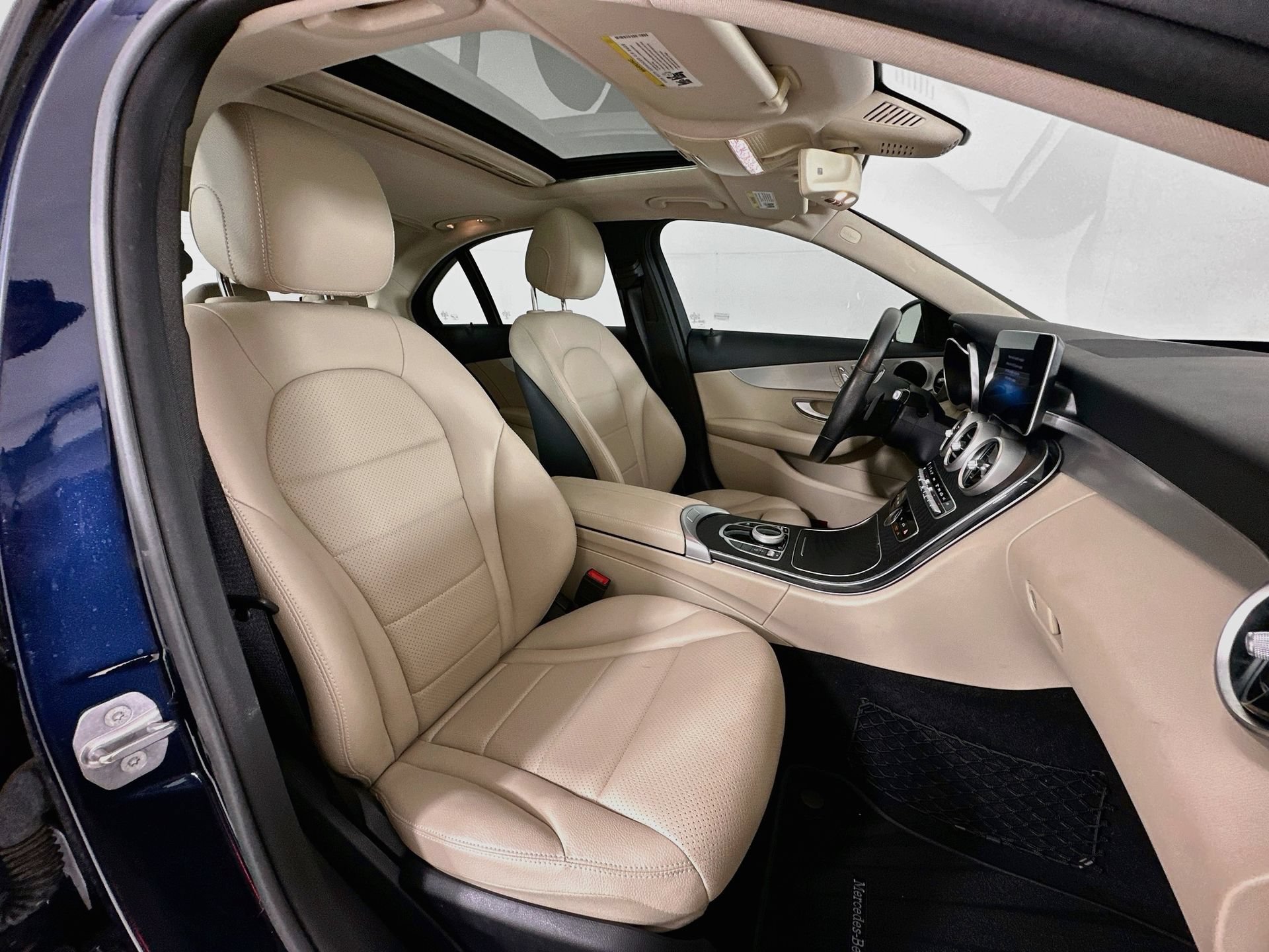 Used 2019 Mercedes-Benz C 300 Sedan image 29