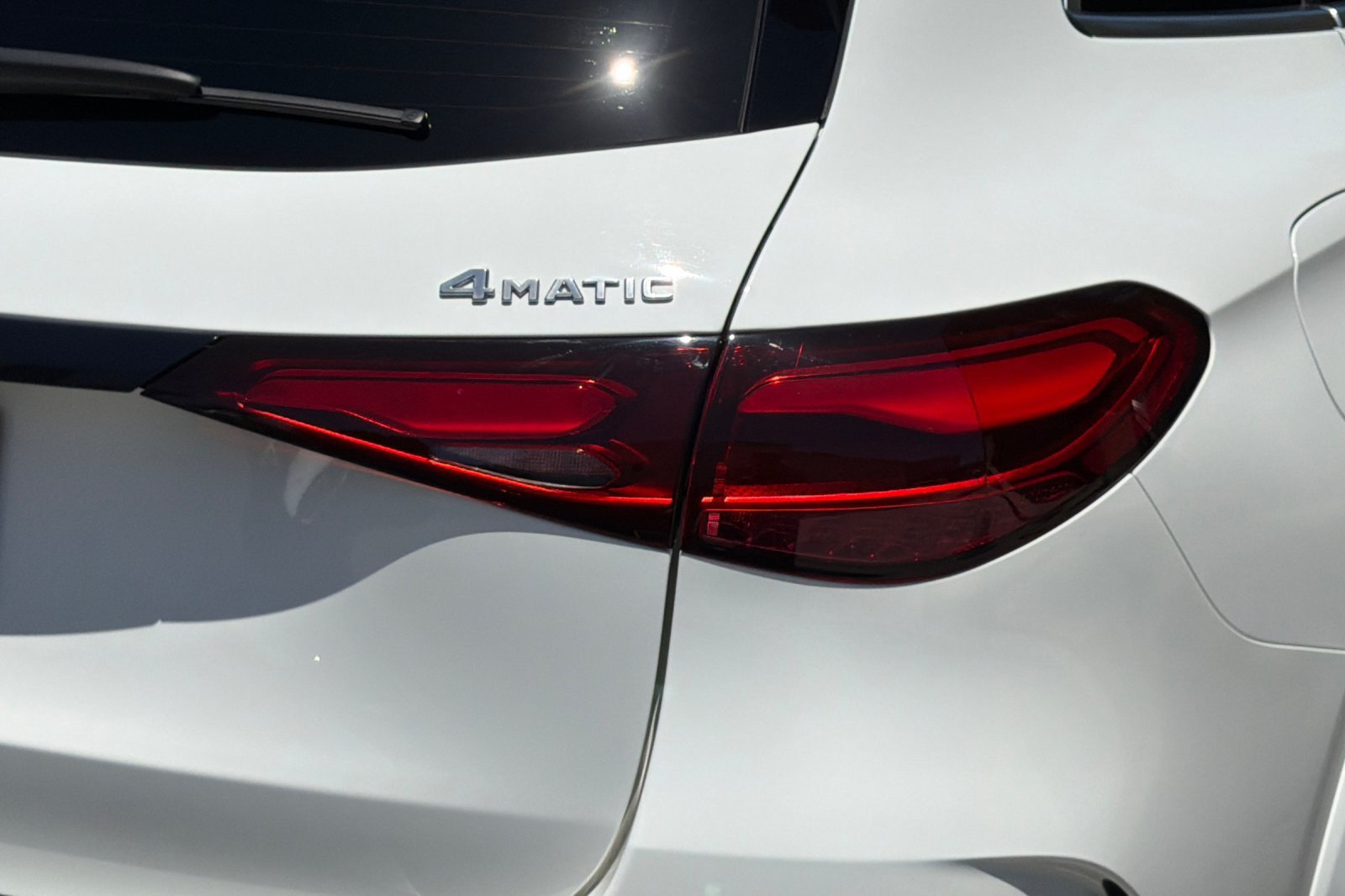 Used 2024 Mercedes-Benz GLC 300 4MATIC image 27
