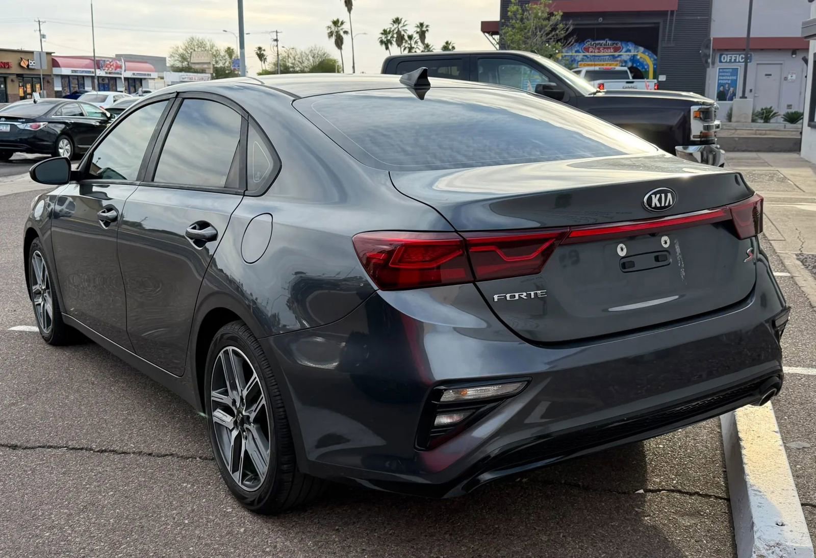 Used 2019 Kia Forte S image 3