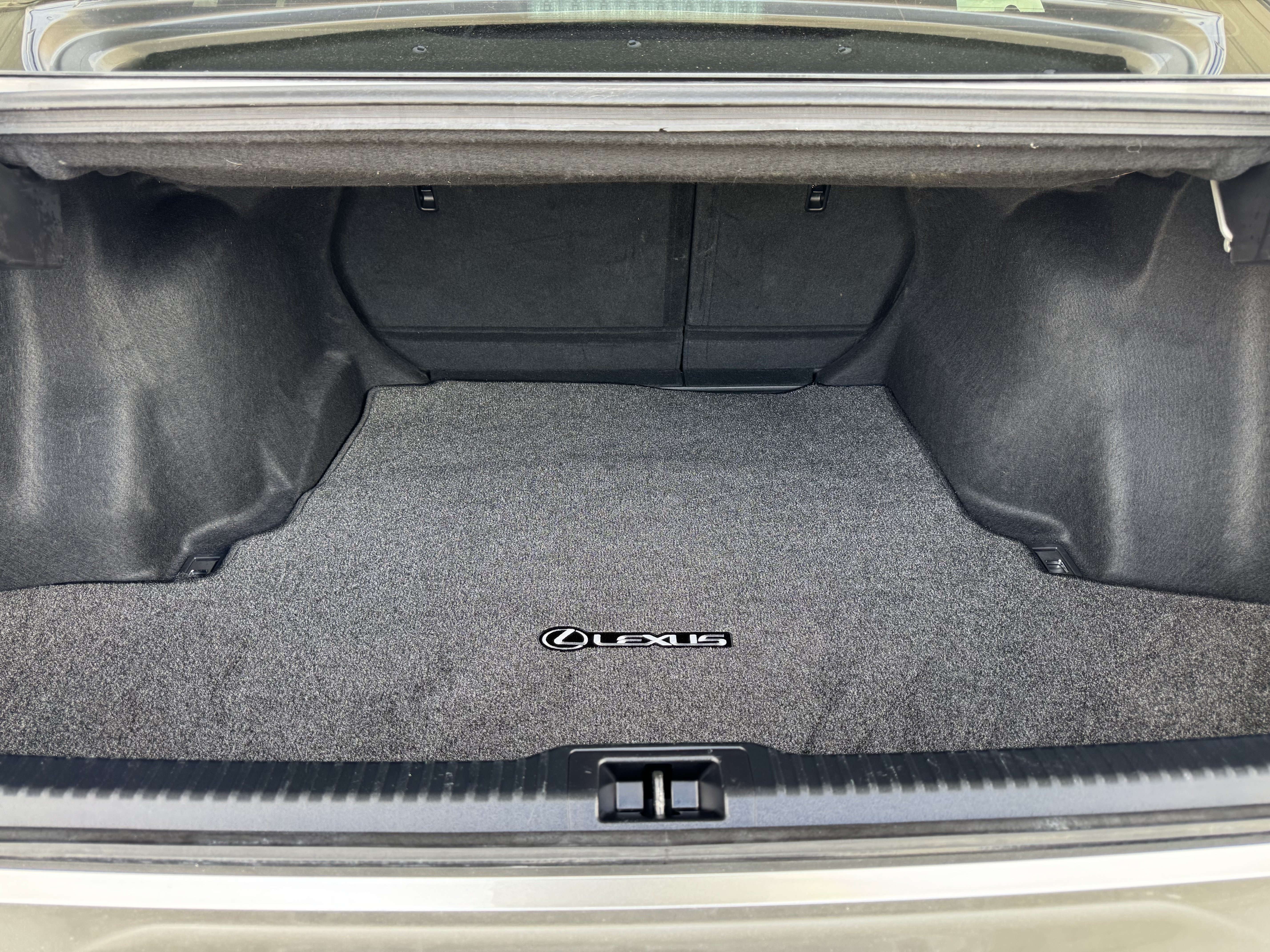 Used 2023 Lexus IS 300 w/ Comfort Package RWD image 19