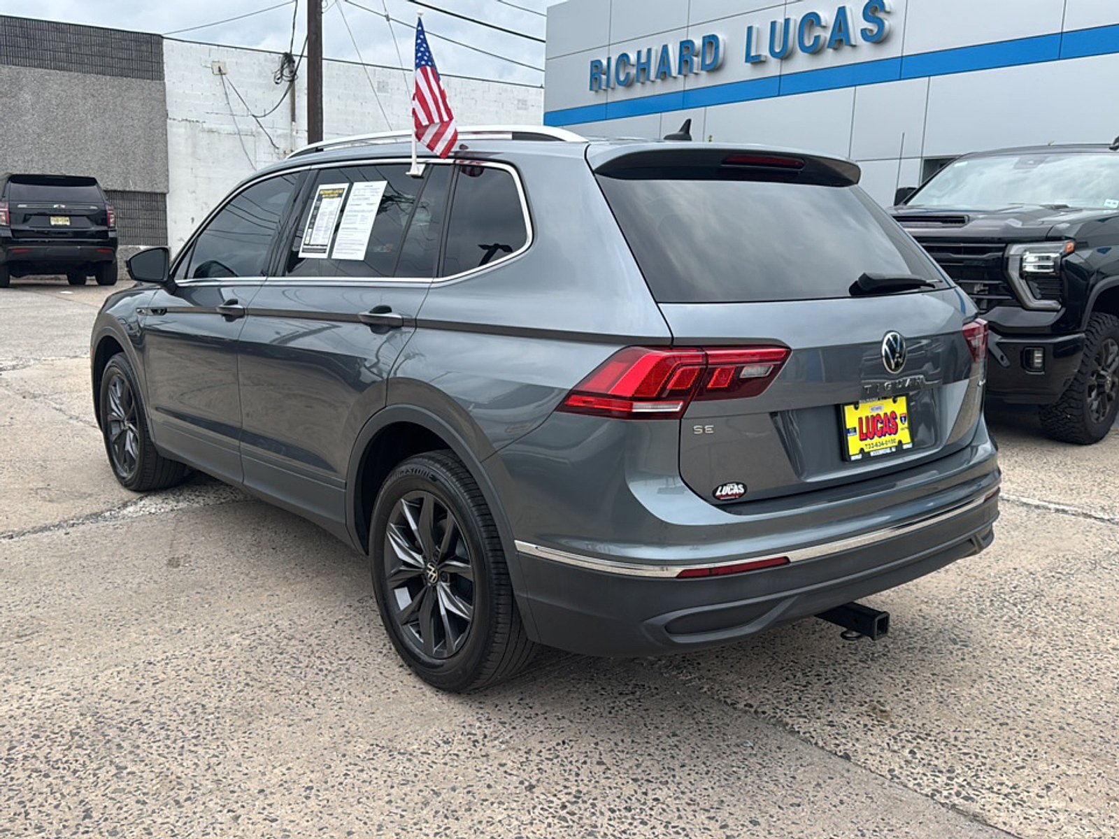 Used 2022 Volkswagen Tiguan SE AWD/4WD image 7