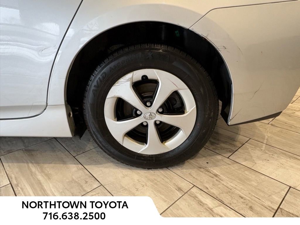 Used 2014 Toyota Prius Two image 10