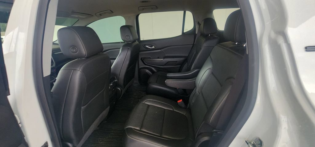 Used 2023 GMC Acadia SLT w/ Elevation Edition image 16