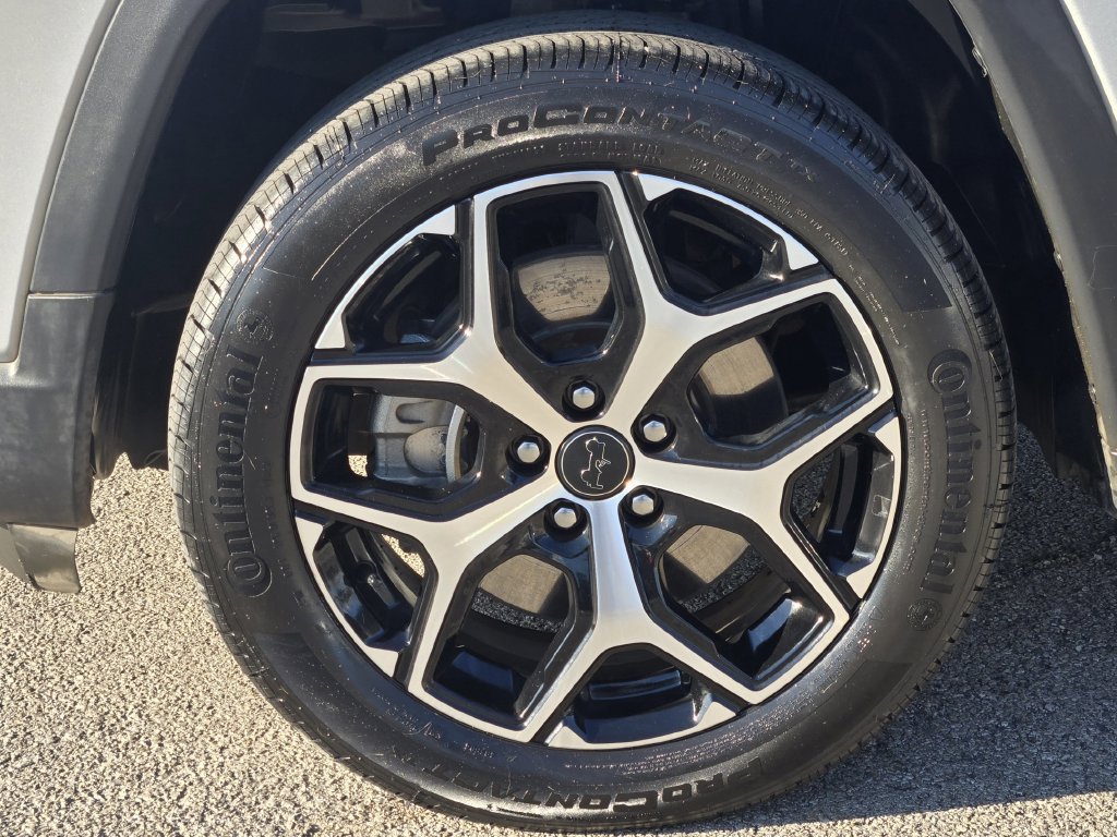 Used 2025 Jeep Compass Limited AWD/4WD image 12