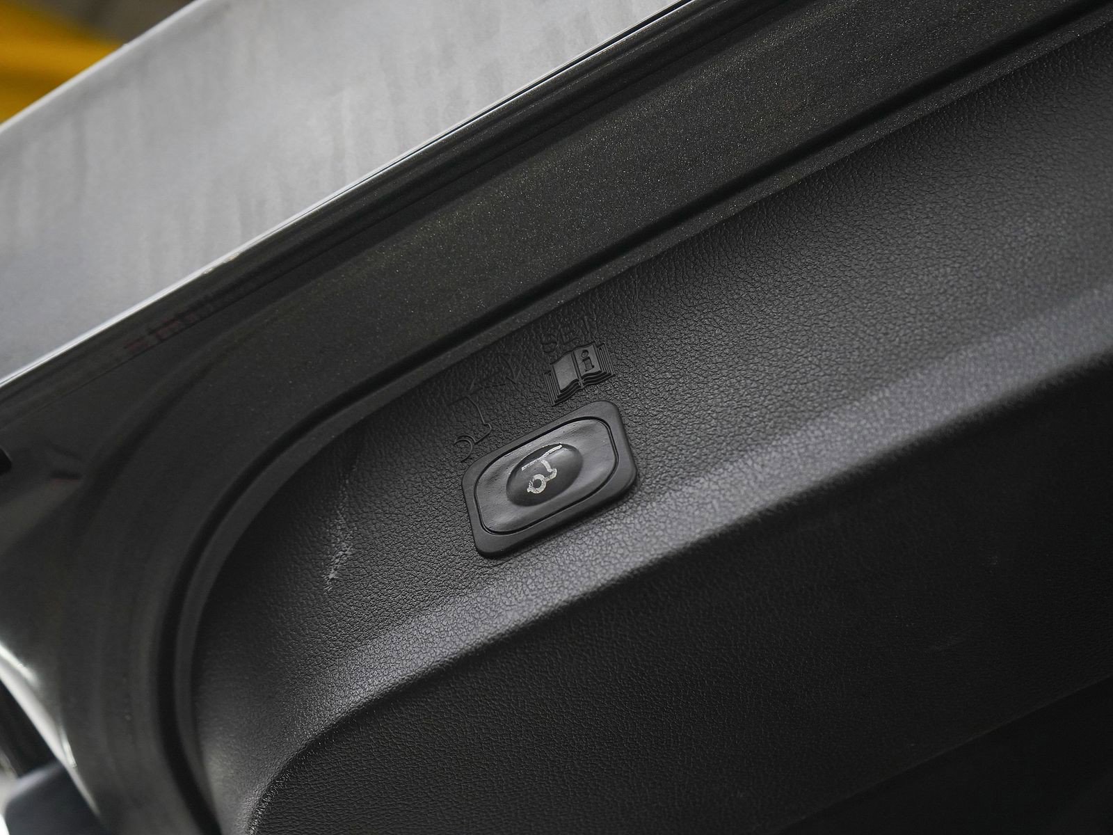 Used 2014 Ford Escape SE w/ Equipment Group 201A image 18