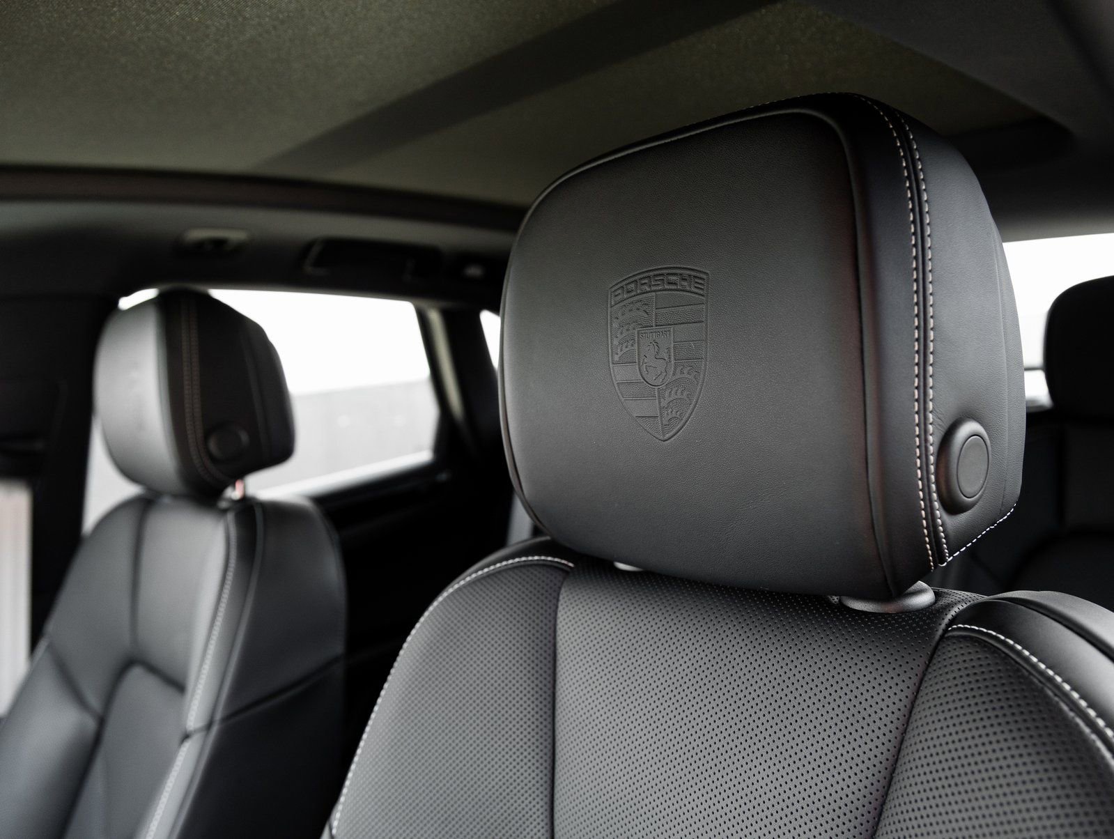 Certified 2025 Porsche Macan image 21