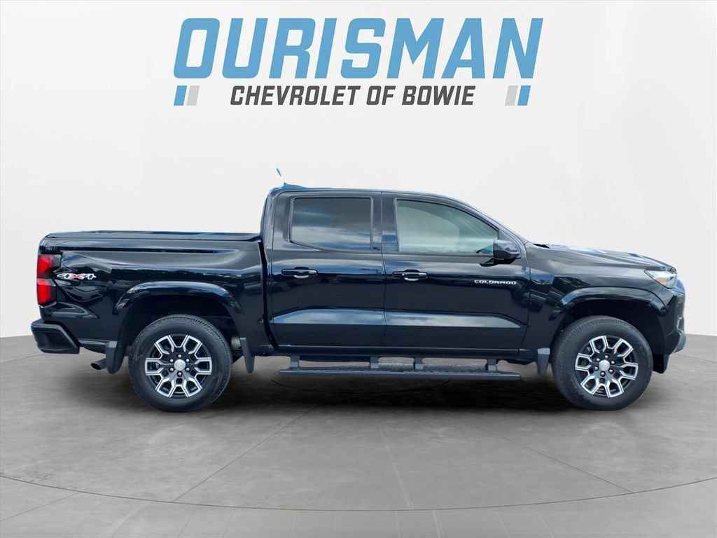 Used 2024 Chevrolet Colorado LT w/ LT Convenience Package III AWD/4WD image 2