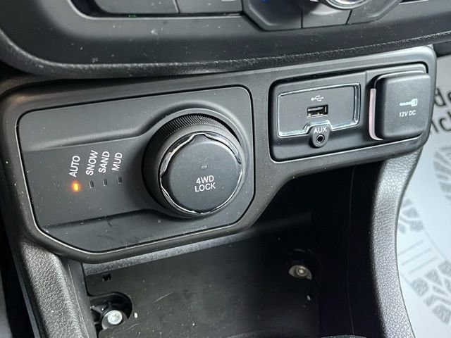 Used 2020 Jeep Renegade Latitude w/ Cold Weather Group image 42