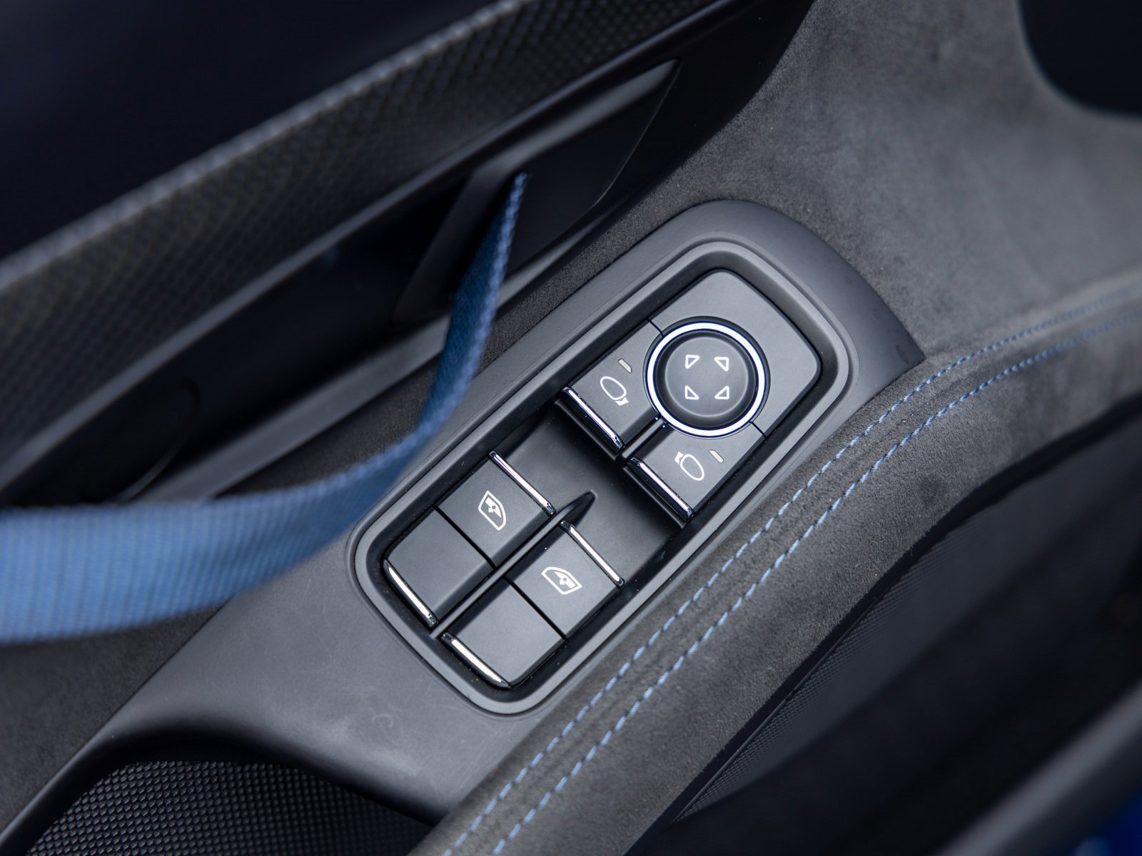 Used 2023 Porsche 718 Cayman GT4 RS image 31