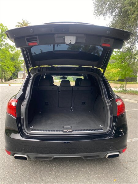 Used 2012 Porsche Cayenne AWD/4WD image 12
