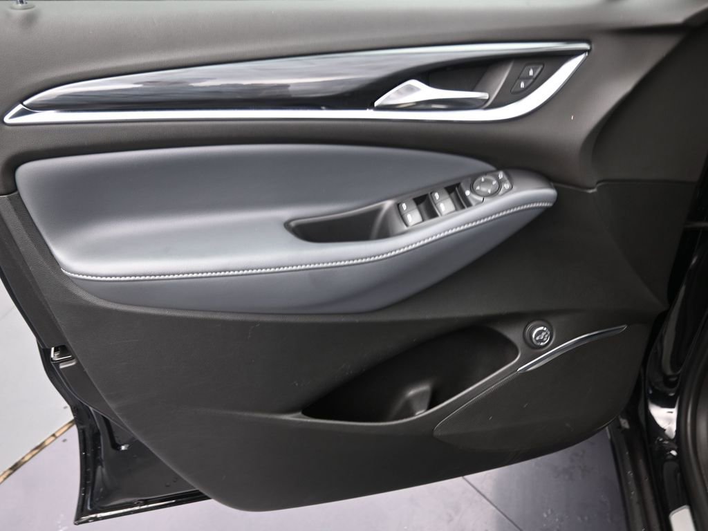 Used 2022 Buick Enclave Essence image 14