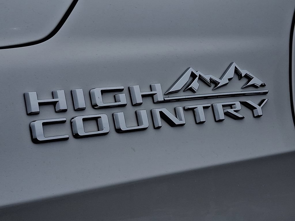 Certified 2021 Chevrolet Suburban High Country AWD/4WD image 35