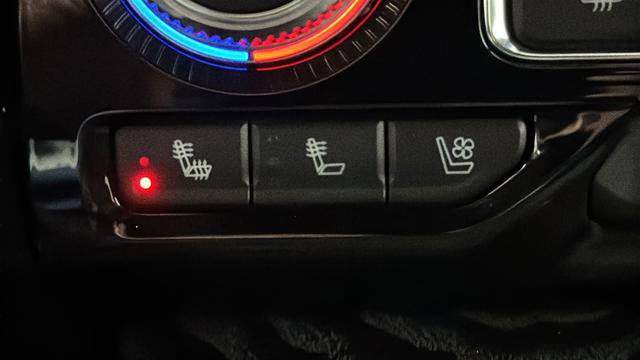 Used 2021 GMC Yukon Denali w/ Denali Premium Package image 34