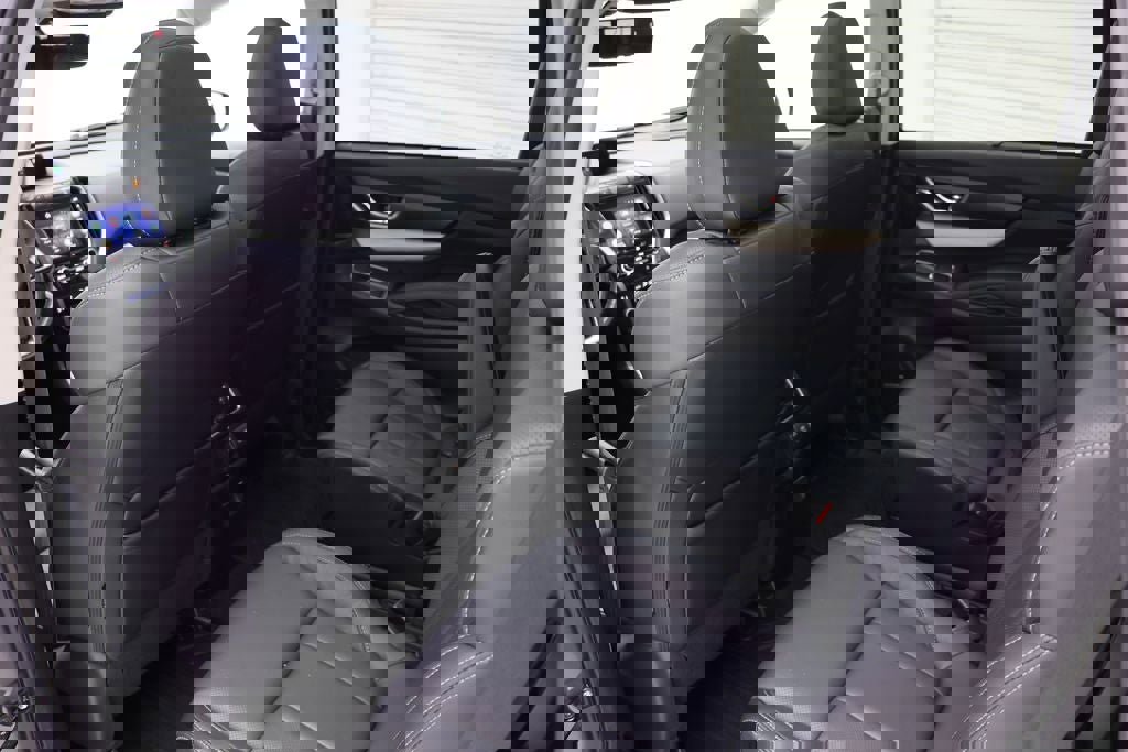 Used 2022 Subaru Ascent Limited w/ Technology Package image 11