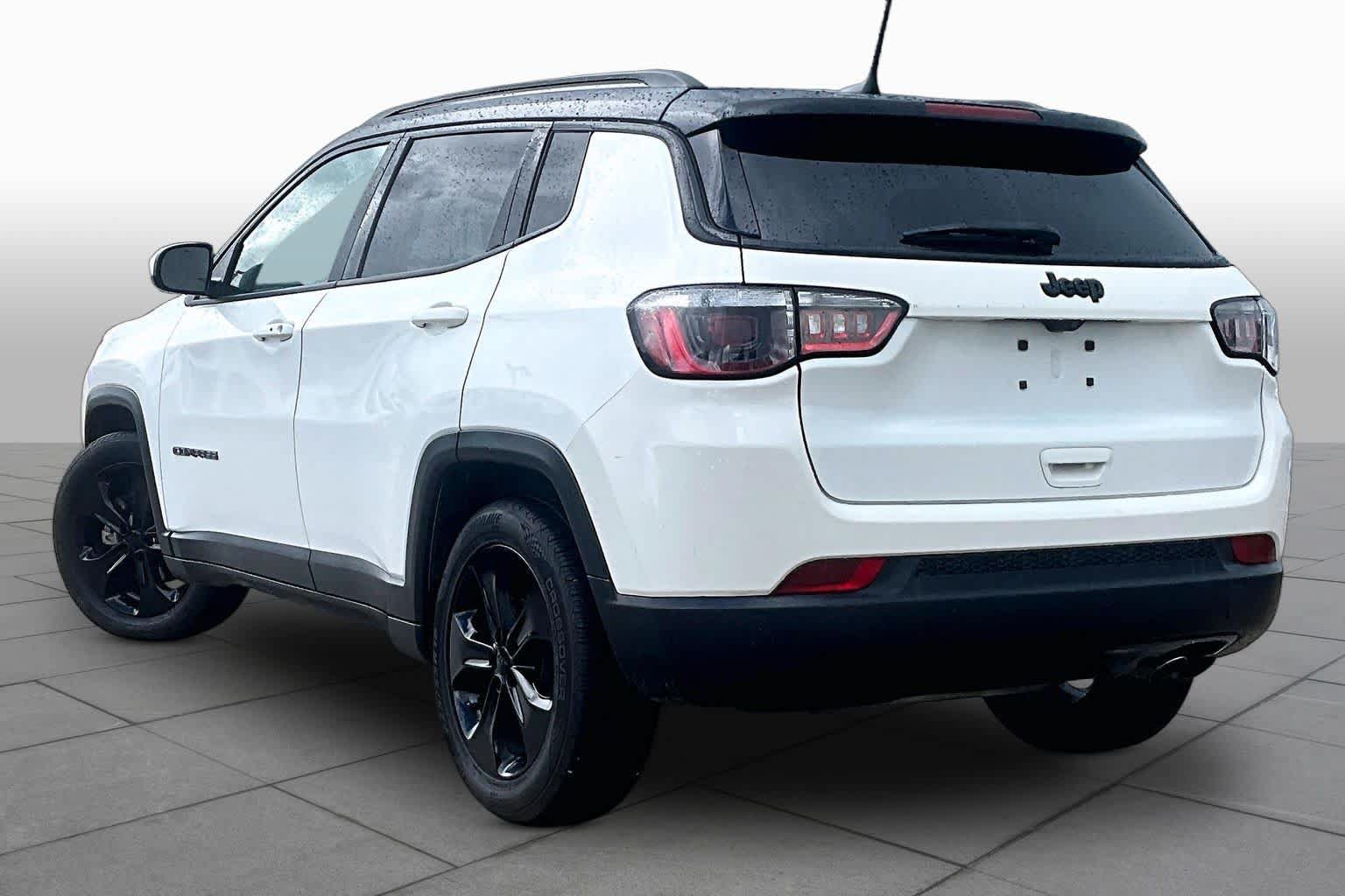 Used 2021 Jeep Compass Latitude FWD image 11