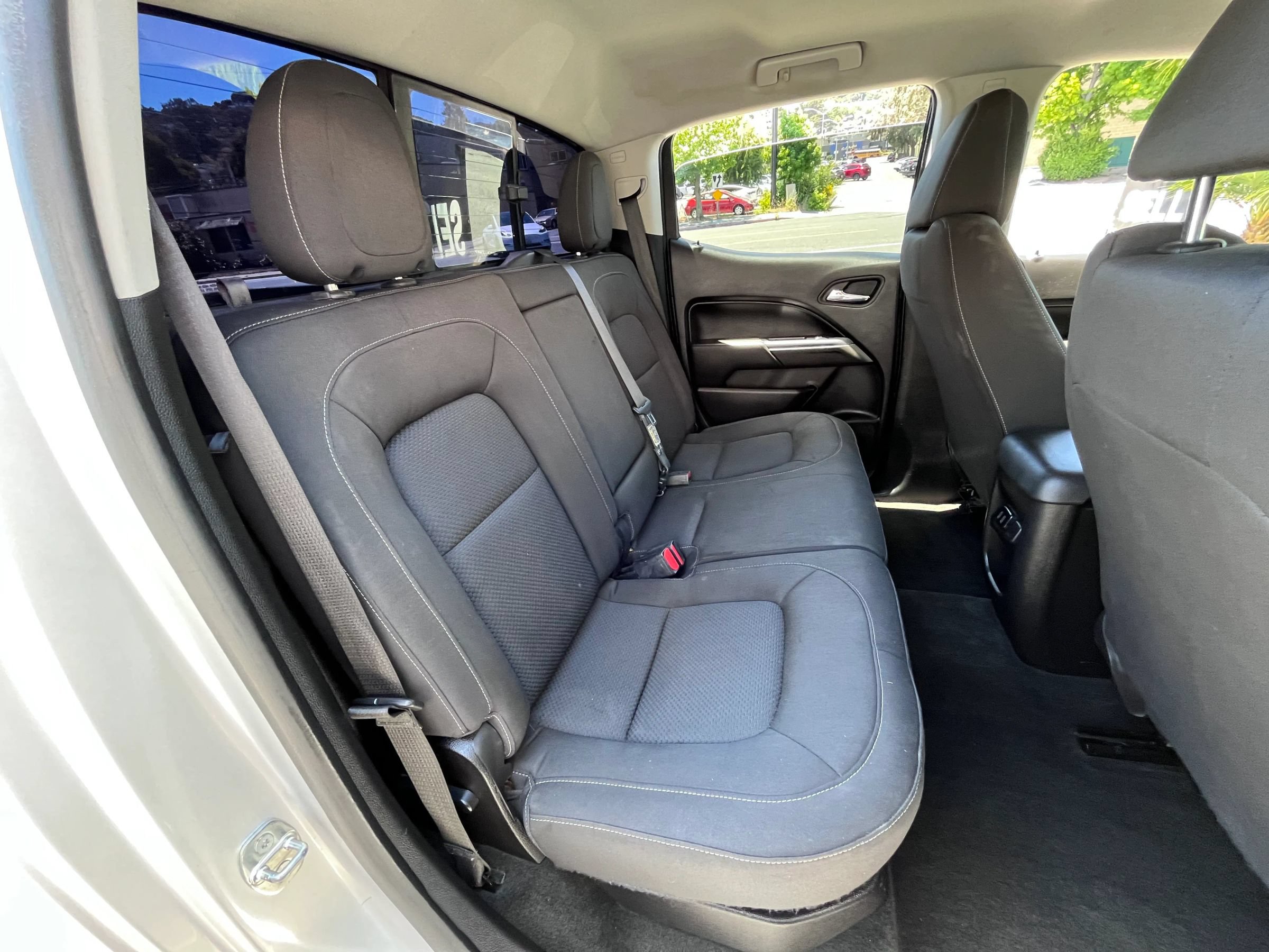 Used 2016 Chevrolet Colorado LT w/ LT Convenience Package RWD image 12