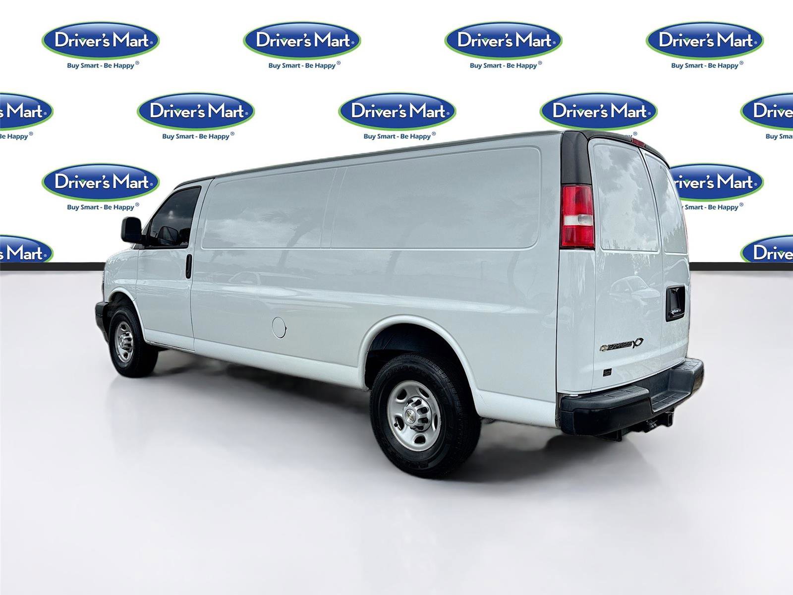 Used 2020 Chevrolet Express 2500 Extended w/ Communications Package image 5