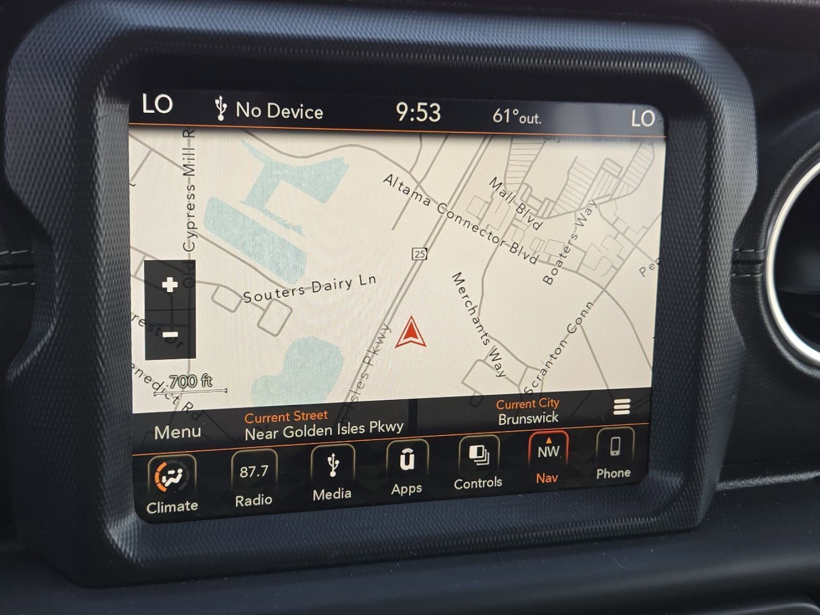 Used 2018 Jeep Wrangler Unlimited Sahara image 4