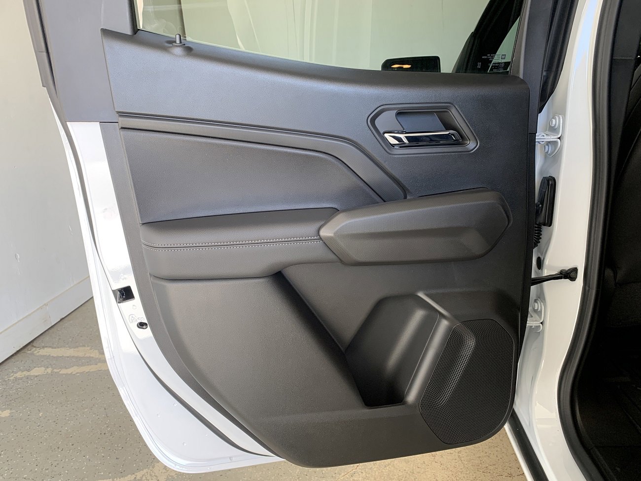 New 2024 Chevrolet Colorado LT w/ LT Convenience Package III image 44