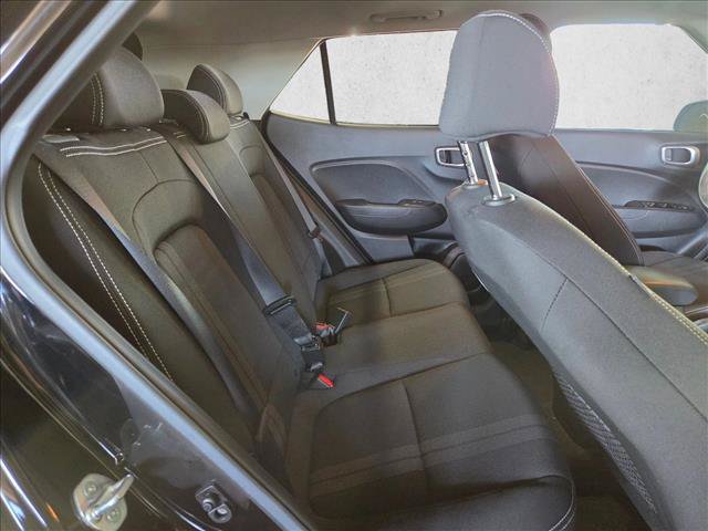 Used 2024 Hyundai Venue SEL FWD image 18
