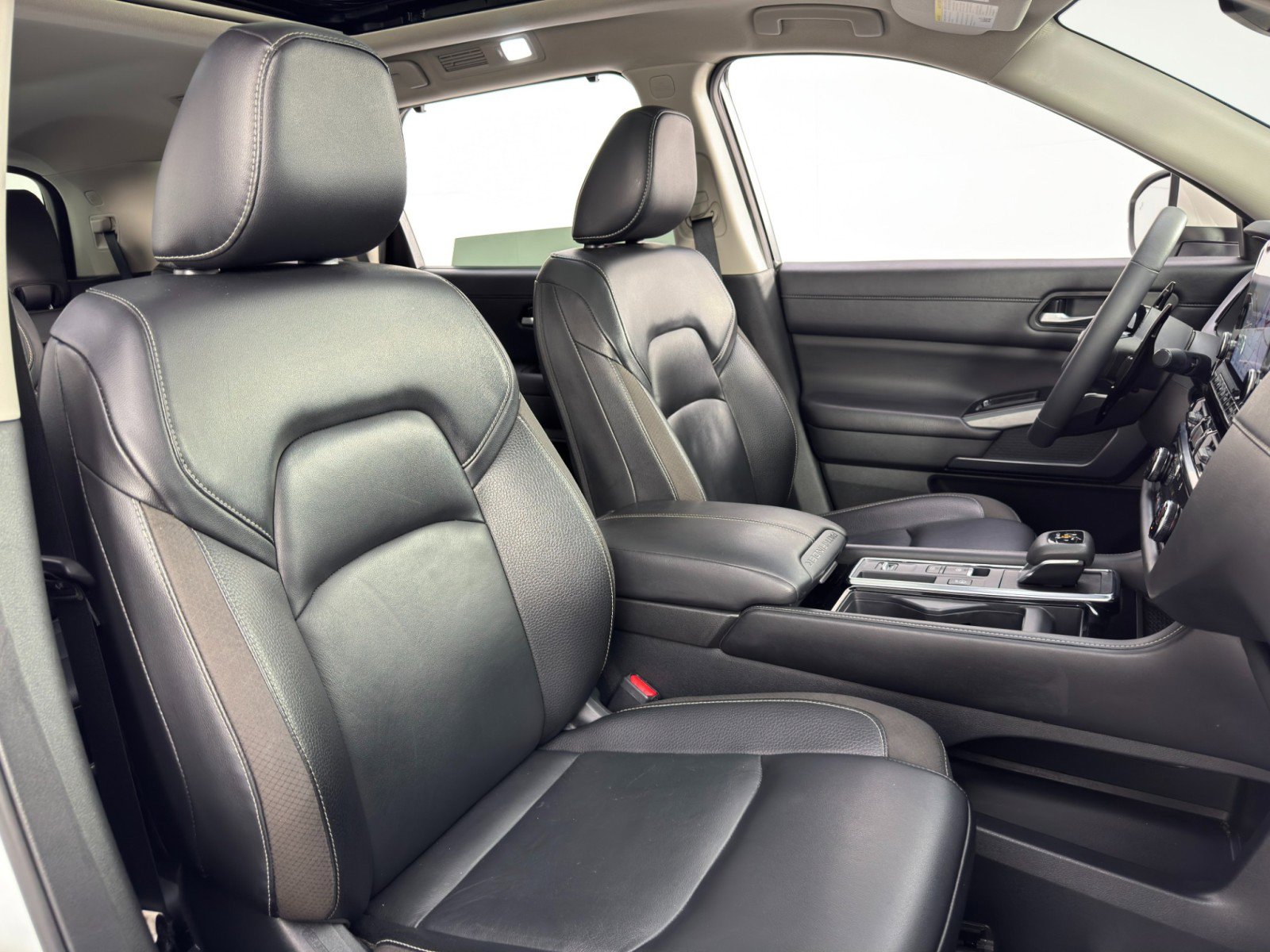 Used 2023 Nissan Pathfinder SL w/ SL Premium Package image 35