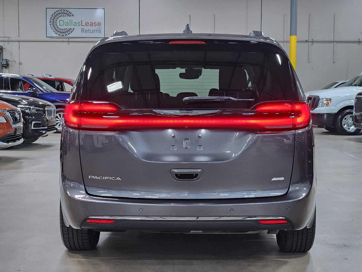 Used 2022 Chrysler Pacifica Touring-L w/ Uconnect Theater Family Group AWD/4WD image 10