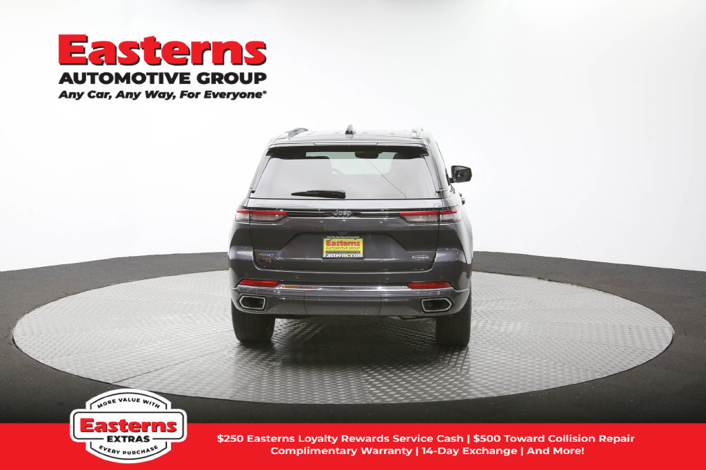 Used 2023 Jeep Grand Cherokee Overland AWD/4WD image 41