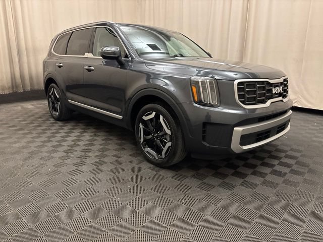 Certified 2023 Kia Telluride S w/ S Sunroof Package AWD/4WD image 3