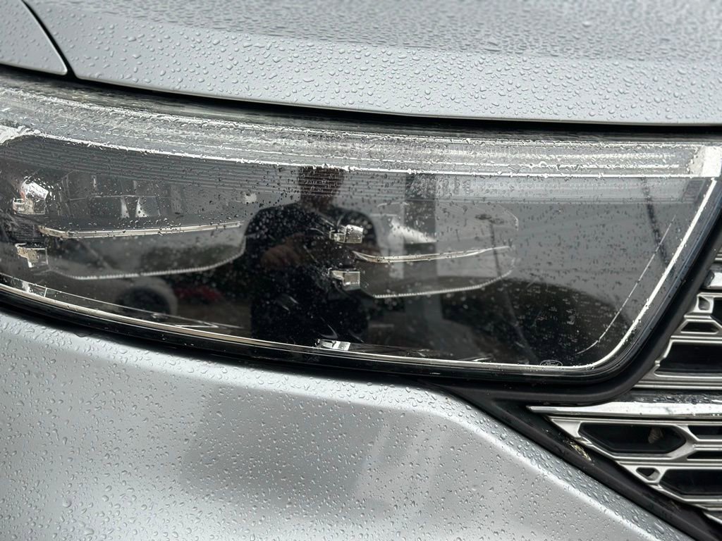 Used 2020 Ford Explorer Limited image 17