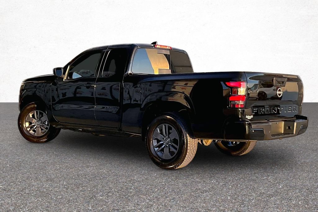 Used 2025 Nissan Frontier SV RWD image 5