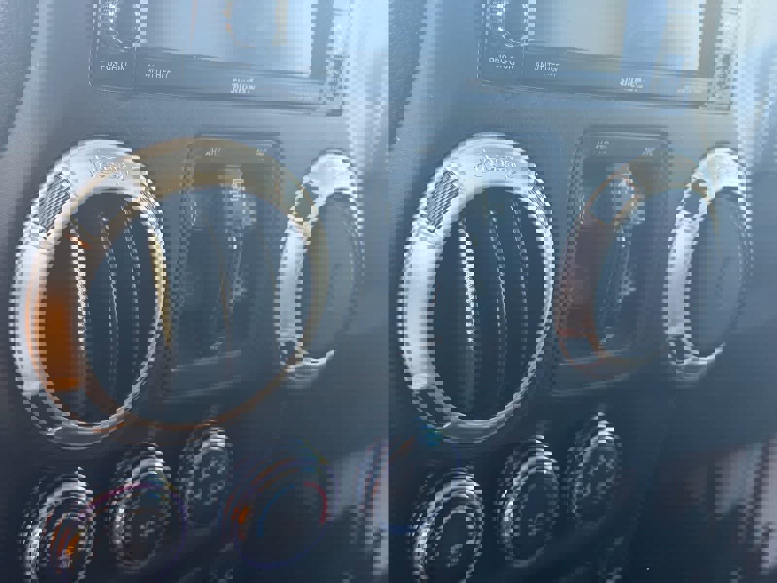 Used 2017 Jeep Wrangler Unlimited Sahara w/ Connectivity Group image 14