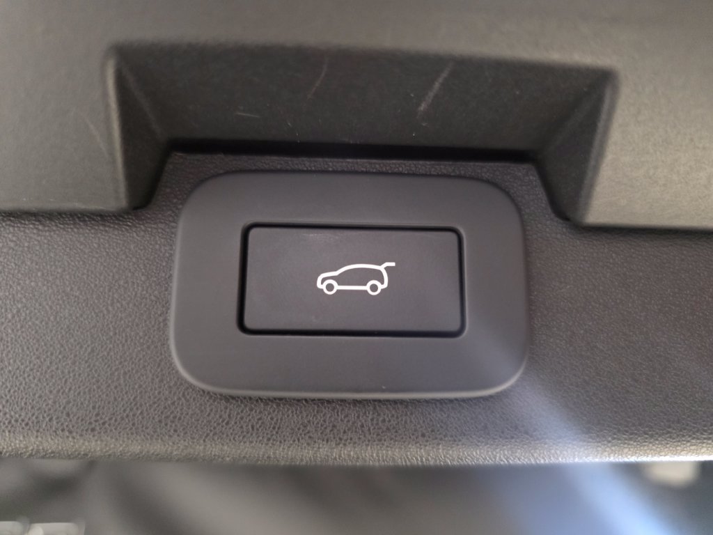 Certified 2025 Land Rover Discovery Dynamic SE AWD/4WD image 10