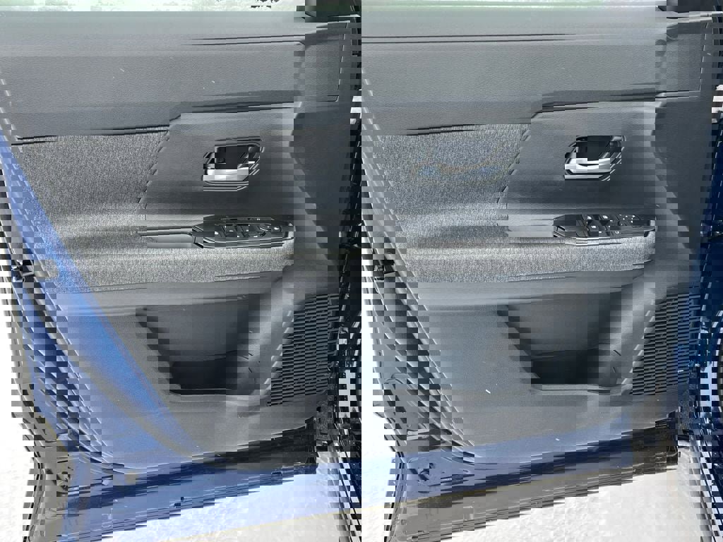 New 2026 Nissan Kicks SV w/ SV Premium Package image 13