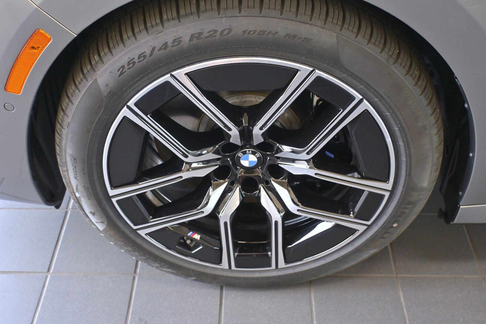 New 2026 BMW 750e xDrive w/ Executive Package image 8