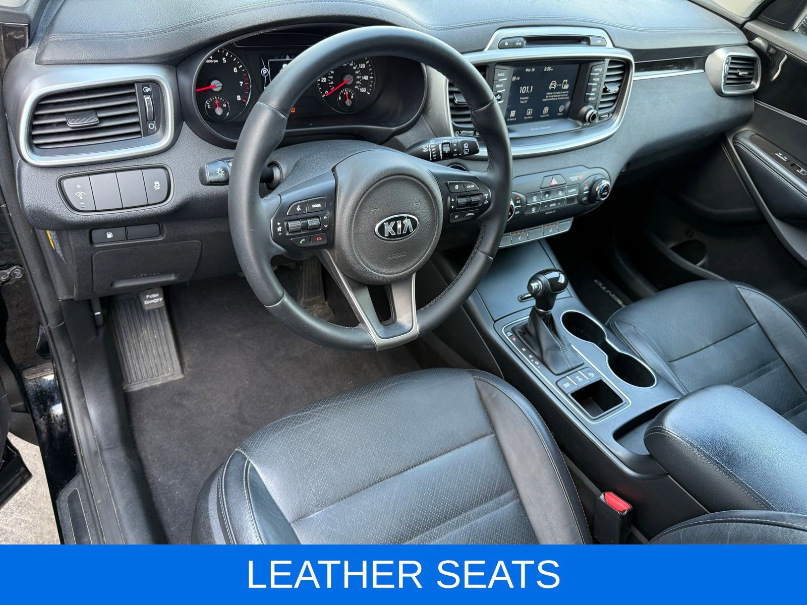 Used 2017 Kia Sorento LX w/ LX Convenience Package image 16