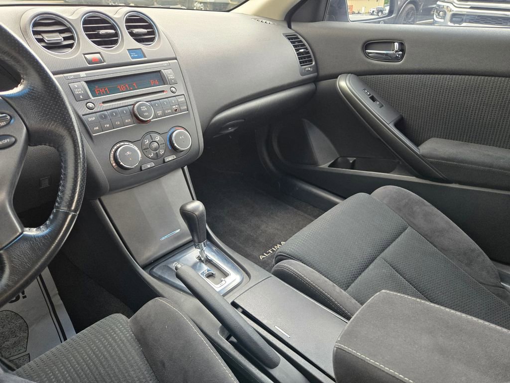 Used 2012 Nissan Altima 3.5 SR FWD image 16