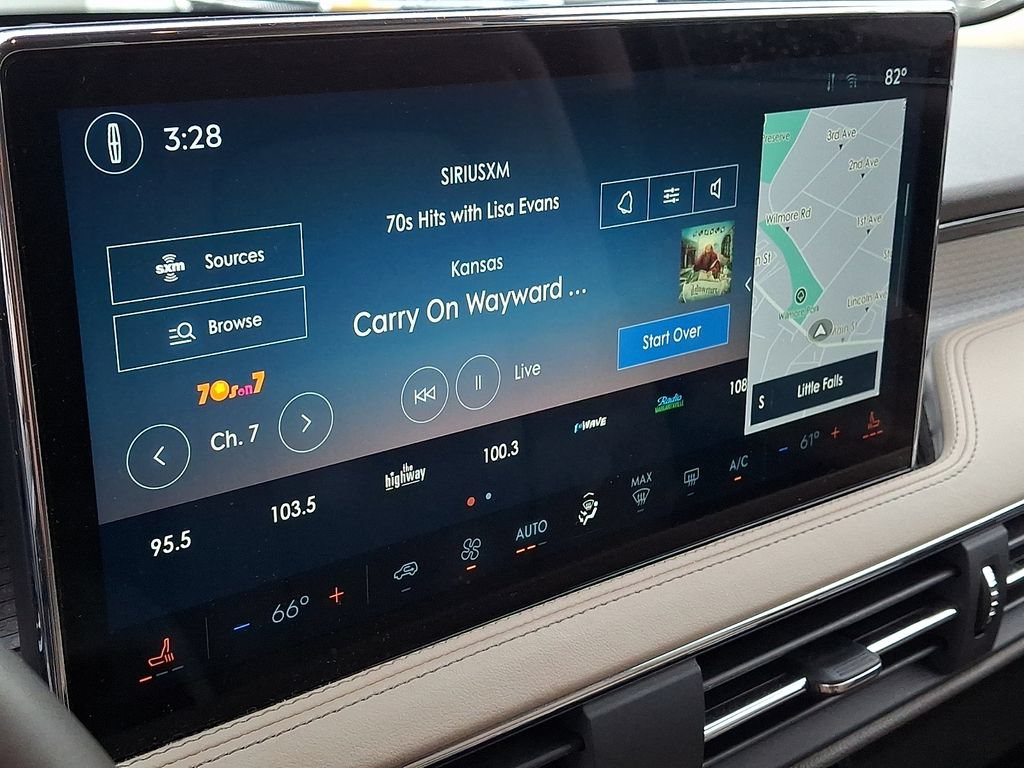 Used 2023 Lincoln Corsair AWD image 16