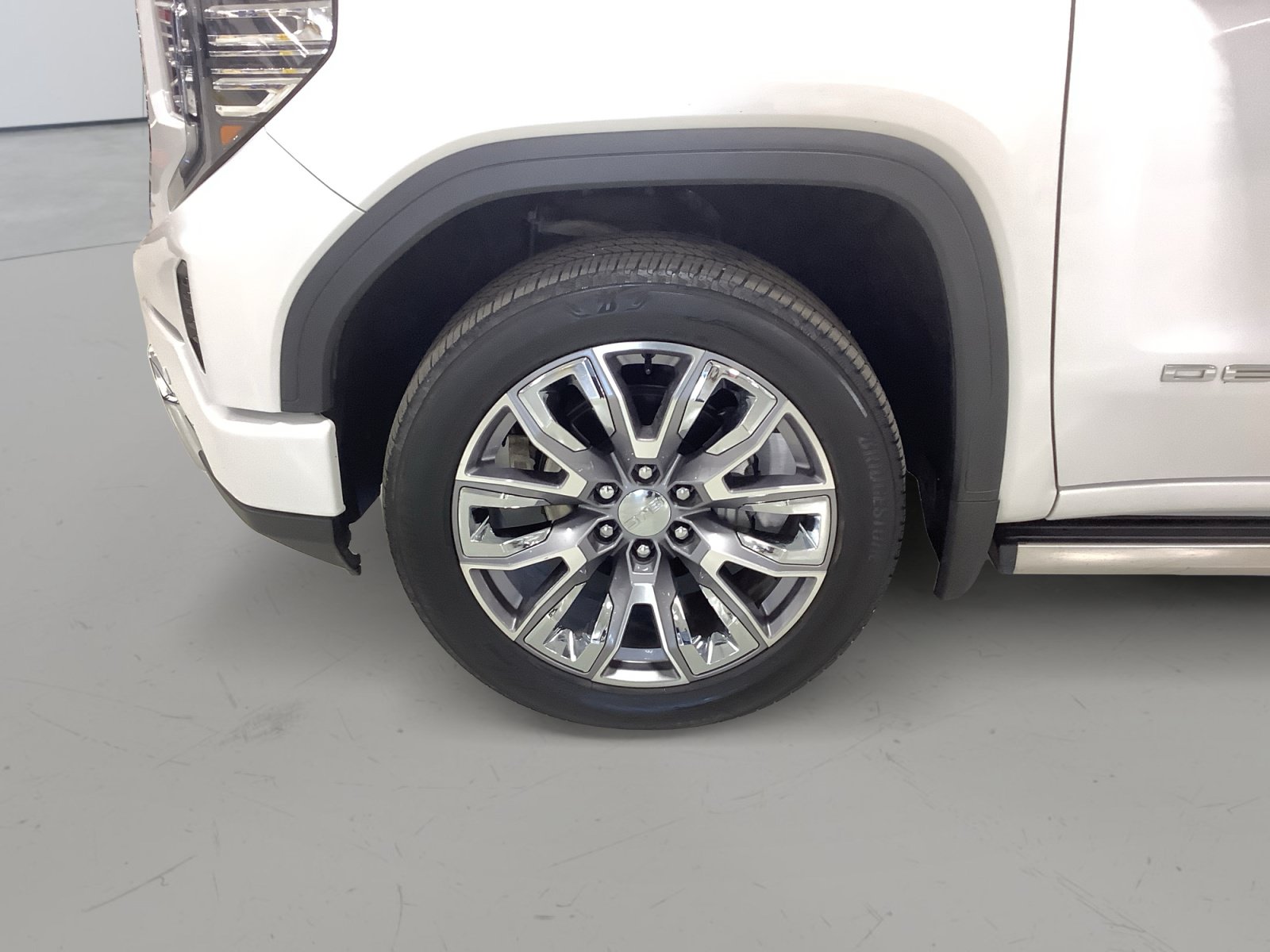 Used 2024 GMC Sierra 1500 Denali w/ Denali Reserve Package AWD/4WD image 9