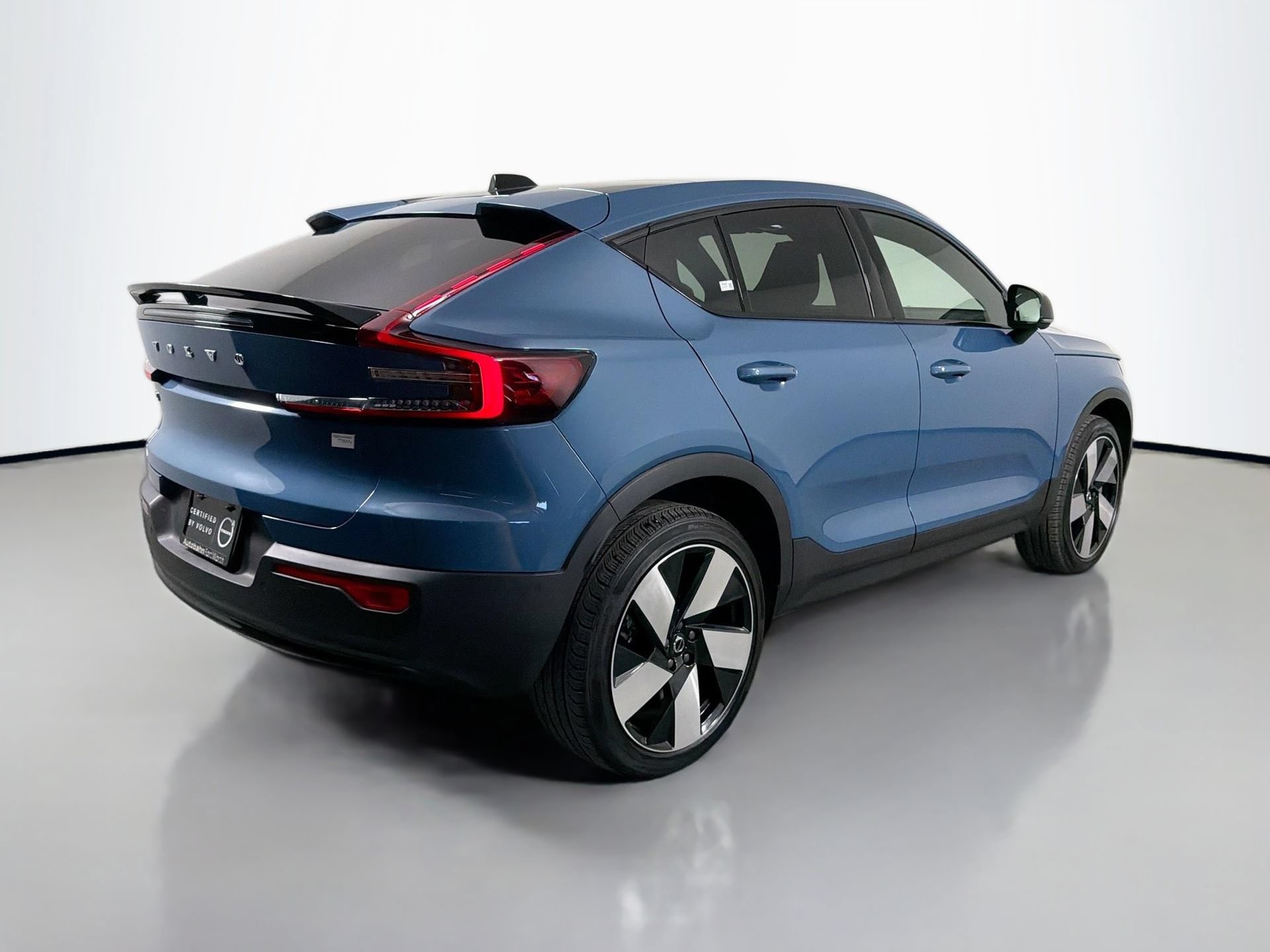 Certified 2023 Volvo C40 P8 Recharge Ultimate AWD/4WD image 6