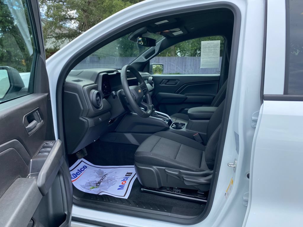 Used 2025 Chevrolet Colorado W/T RWD image 22